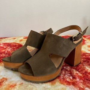 Green Crown Vintage Platform Sandals 👡💚